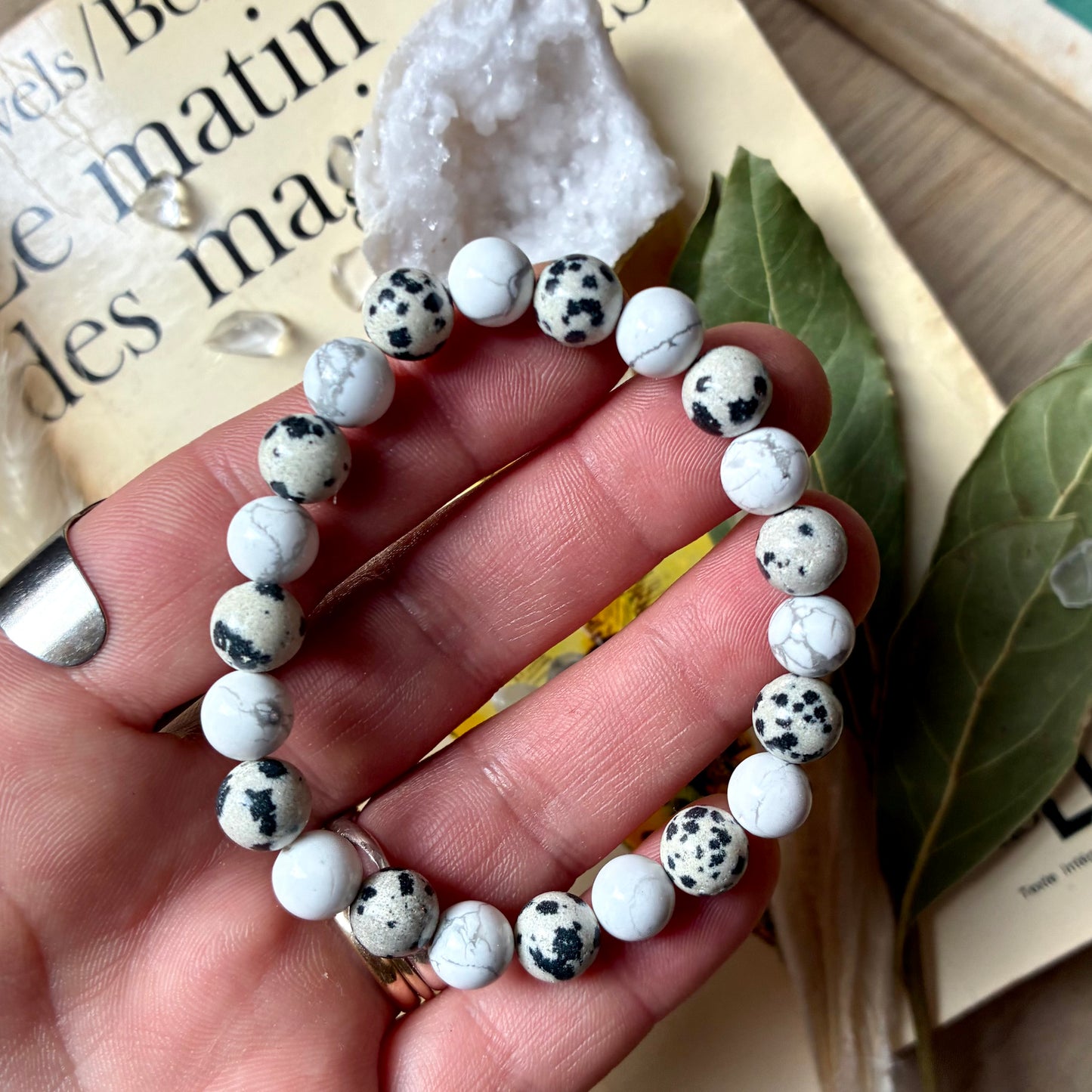 Howlite et Jaspe Dalmatien " Calme et concentration "