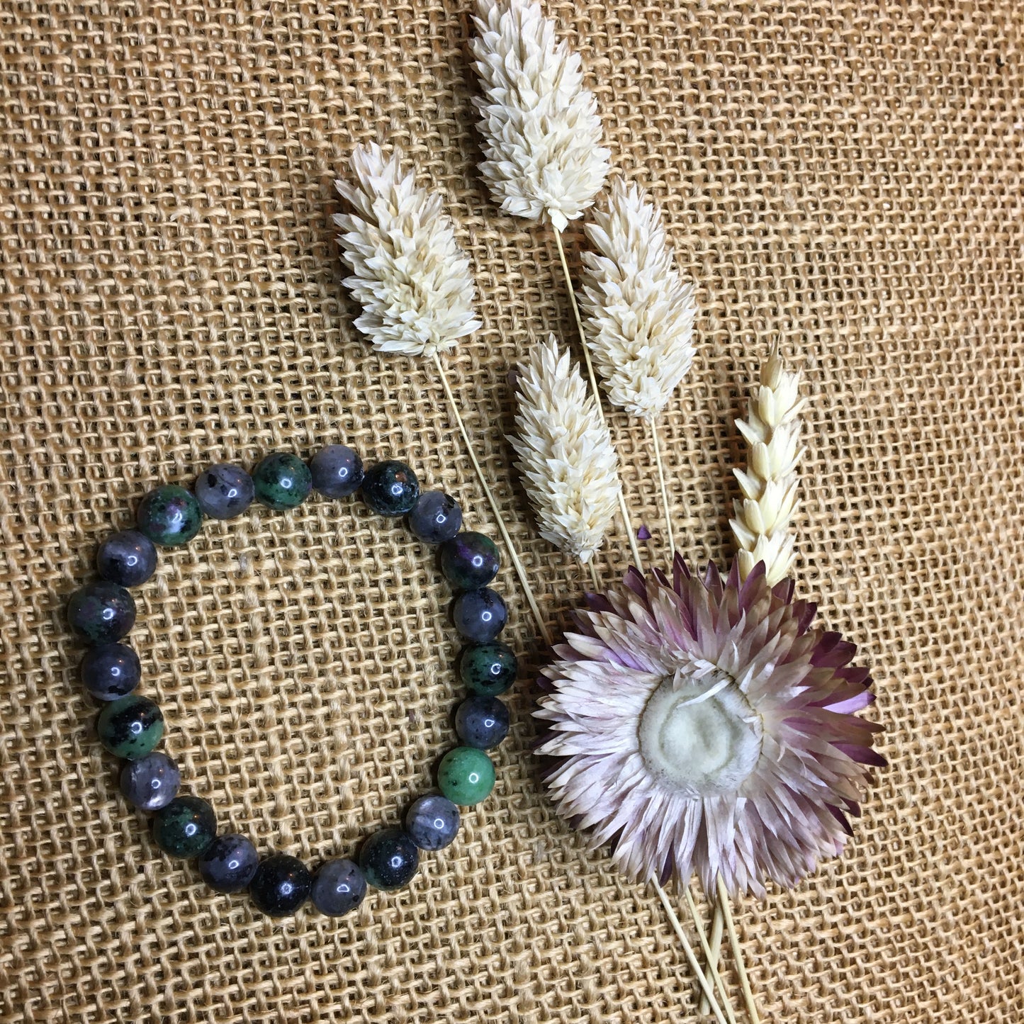 Labradorite et Zoïzite rubis