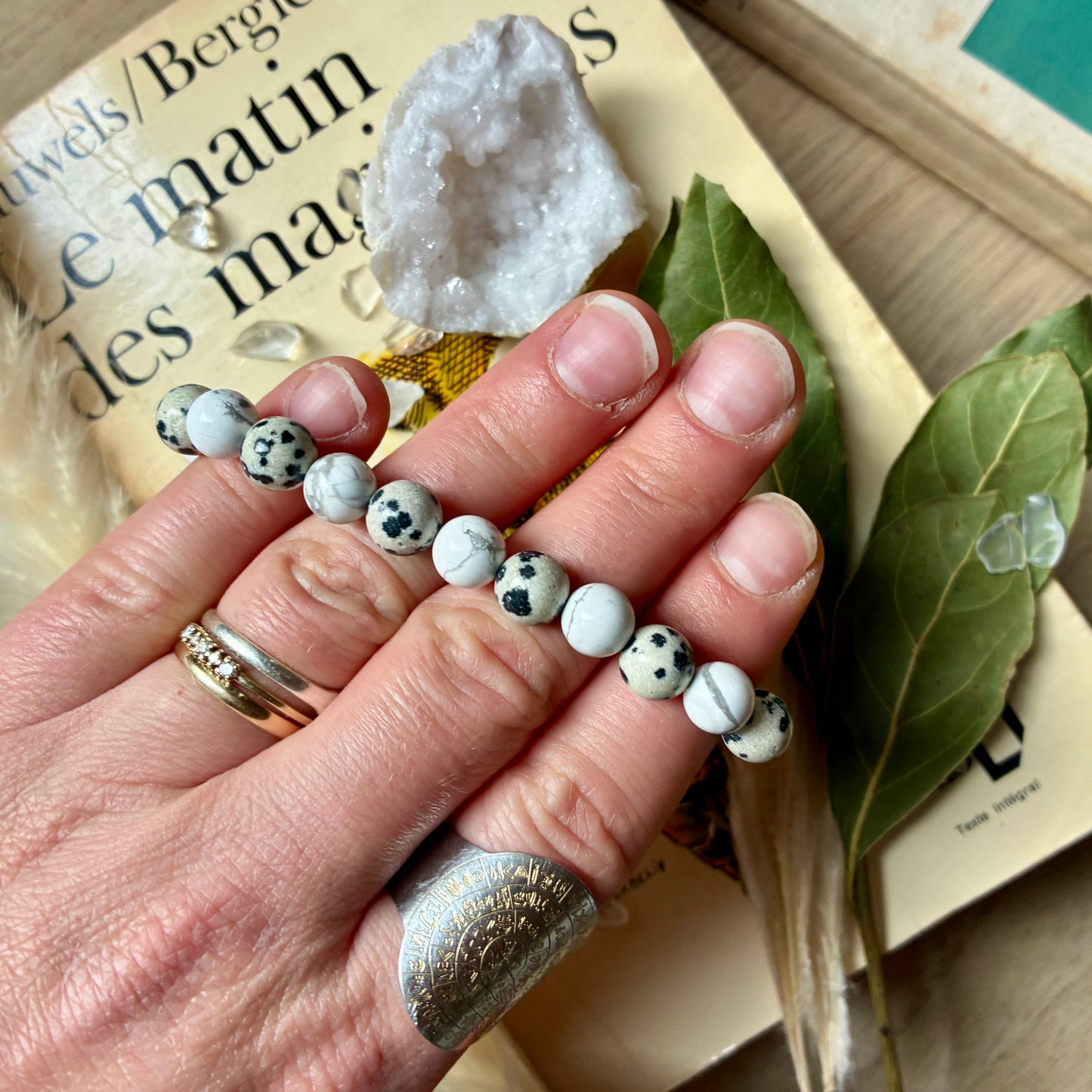 Howlite et Jaspe Dalmatien " Calme et concentration "