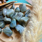 Pierre roulée de Labradorite