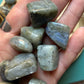 Pierre roulée de Labradorite