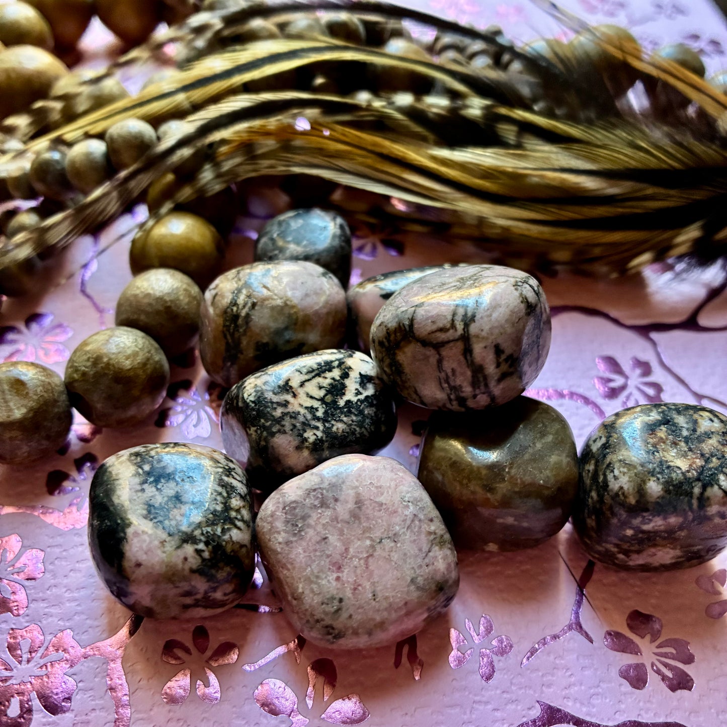 Pierre roulée Rhodonite