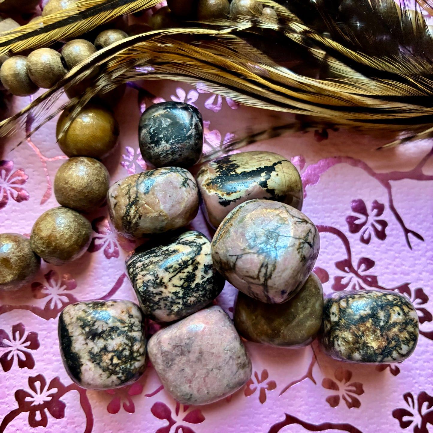 Pierre roulée Rhodonite