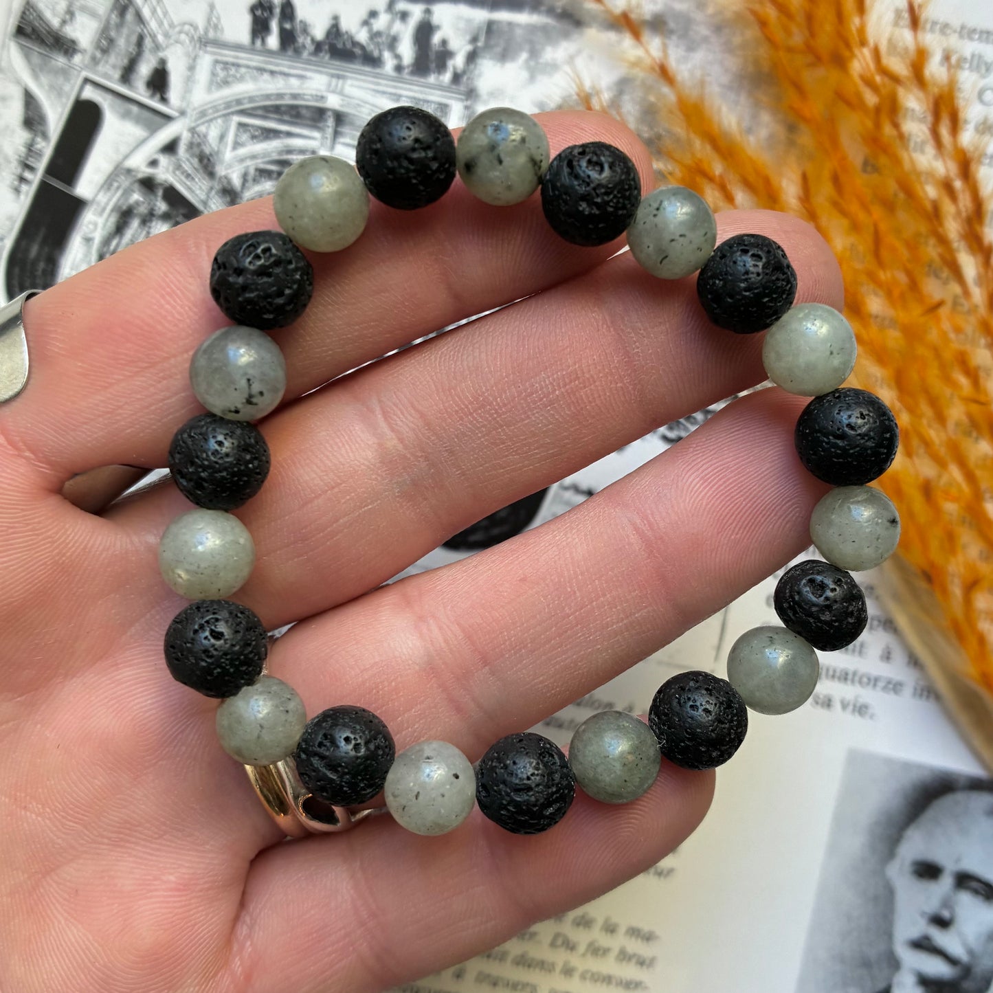 Labradorite et Pierre de lave