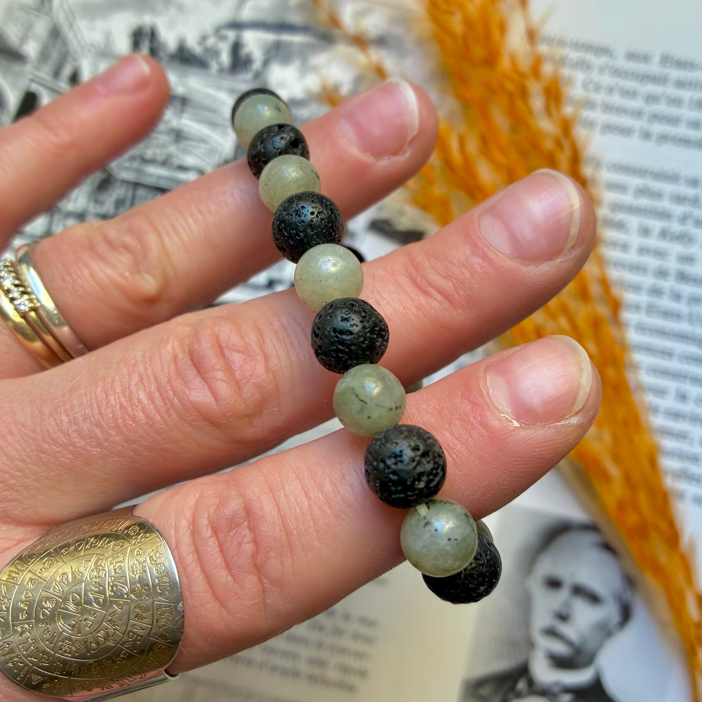 Labradorite et Pierre de lave