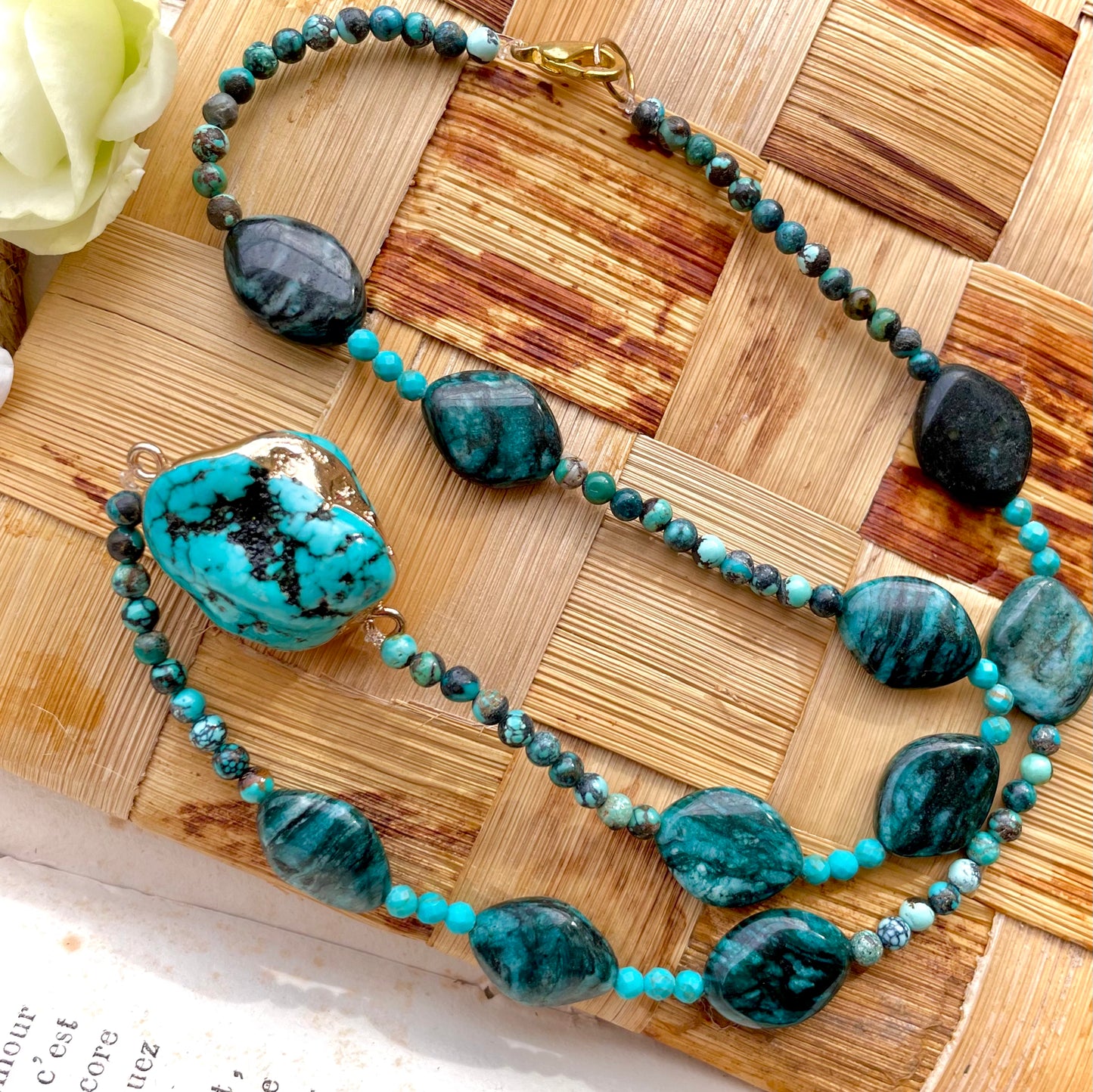 Collier Turquoise Authenticité et Équilibre