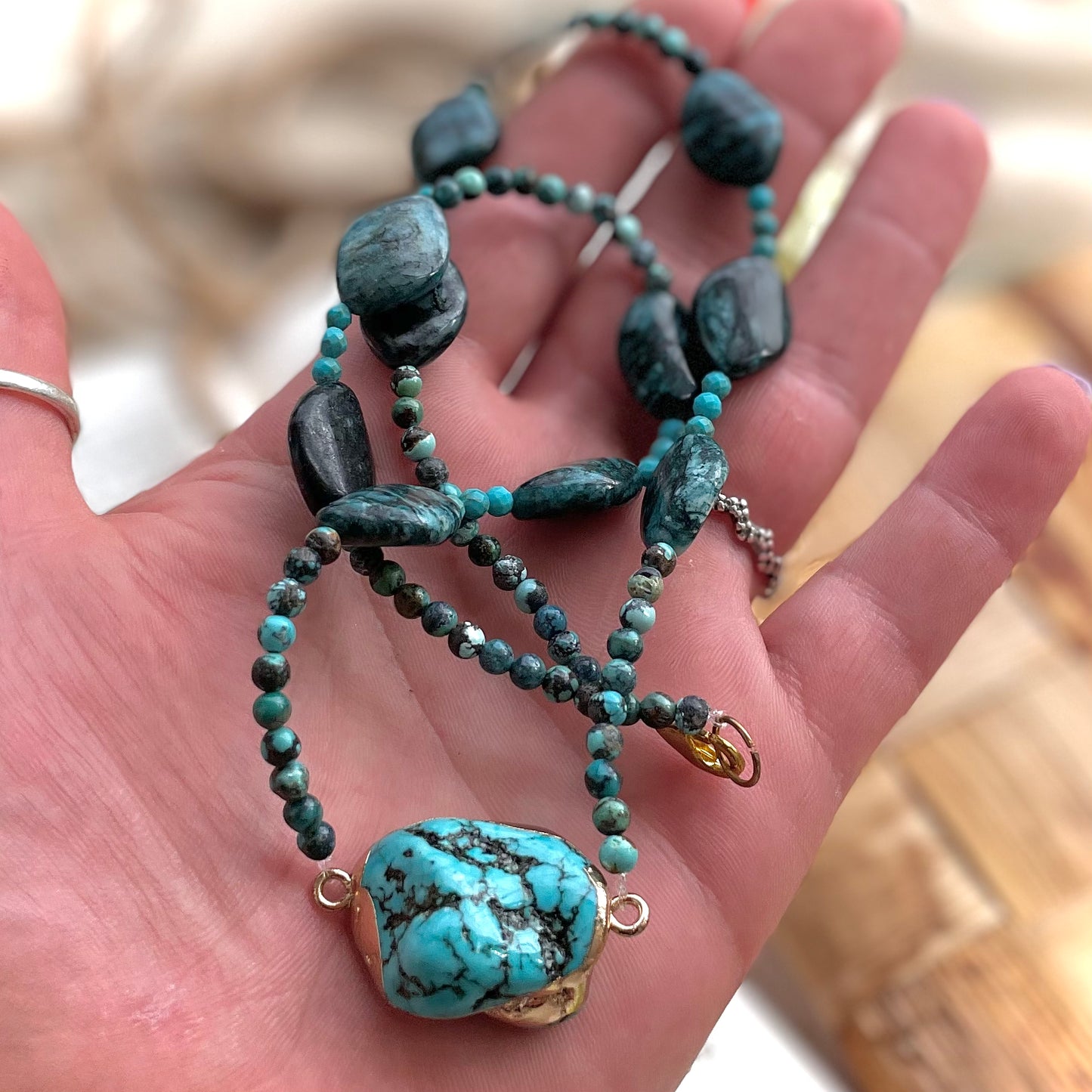 Collier Turquoise Authenticité et Équilibre